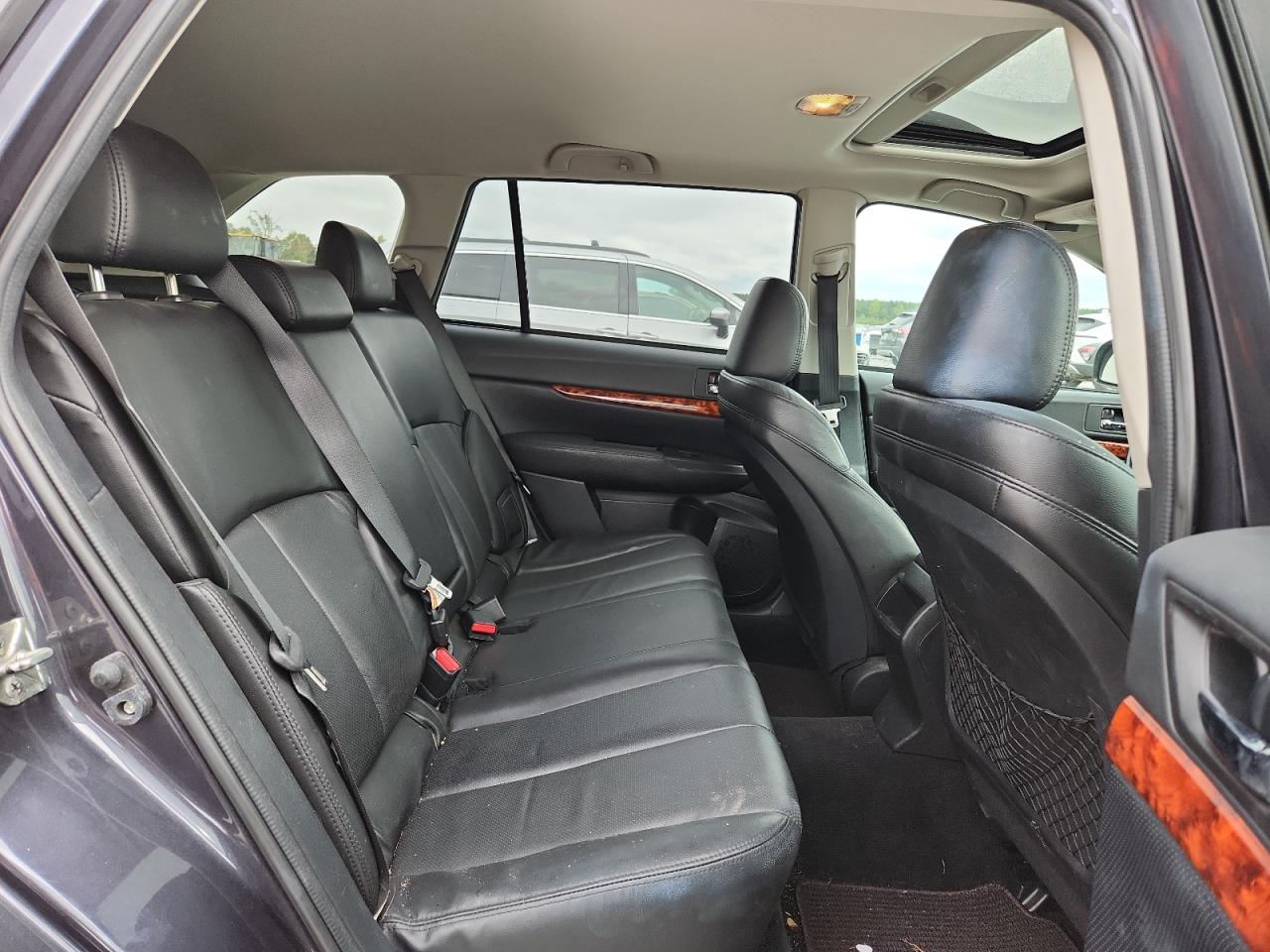 2011 Subaru Outback 2.5I Limited VIN: 4S4BRBKC3B3372396 Lot: 81982695