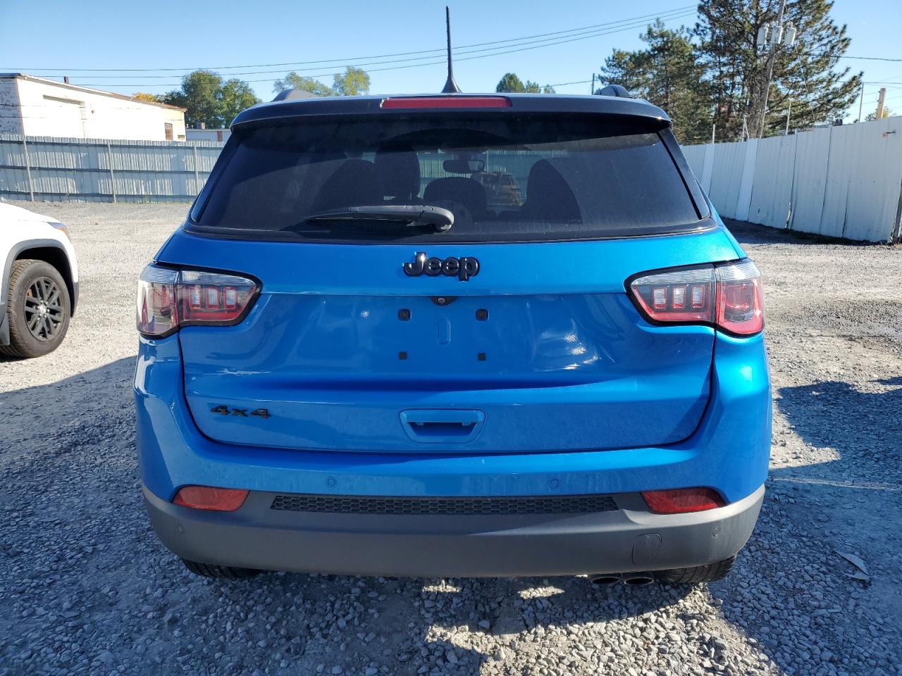 2018 Jeep Compass Latitude VIN: 3C4NJDBBXJT323940 Lot: 86150315