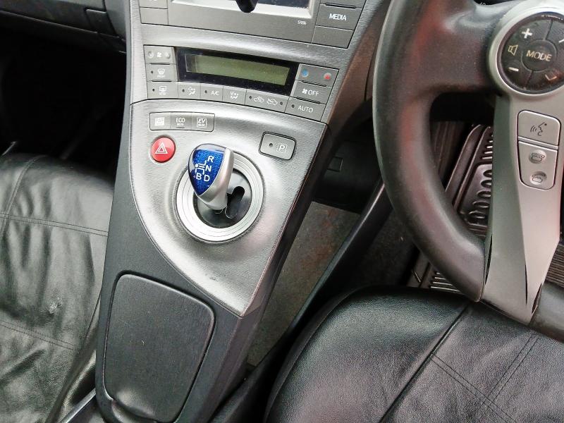 2014 TOYOTA PRIUS T3 VVT-I CVT 
