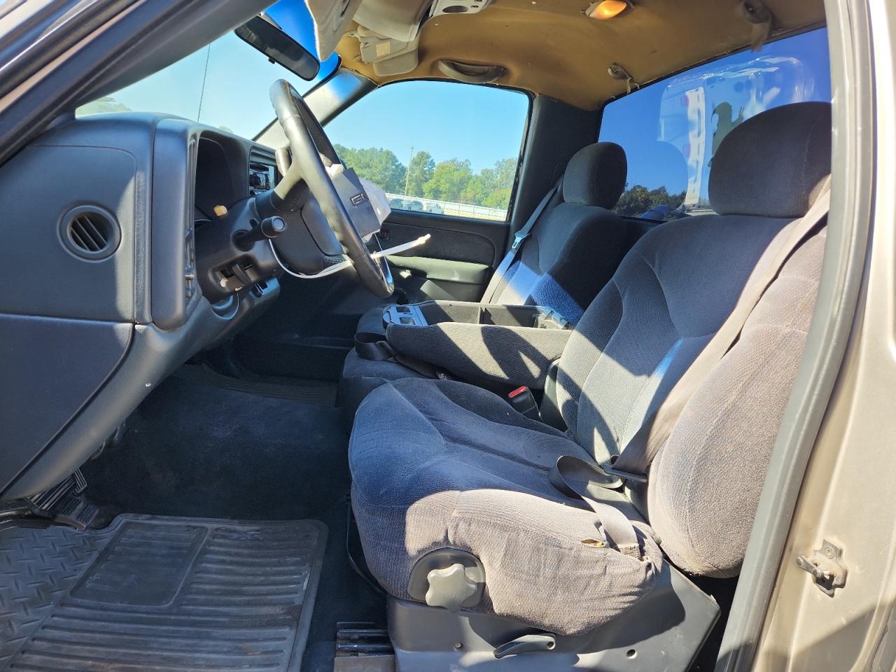 2000 GMC New Sierra C1500 VIN: 1GTEC14T3YZ180119 Lot: 86122935