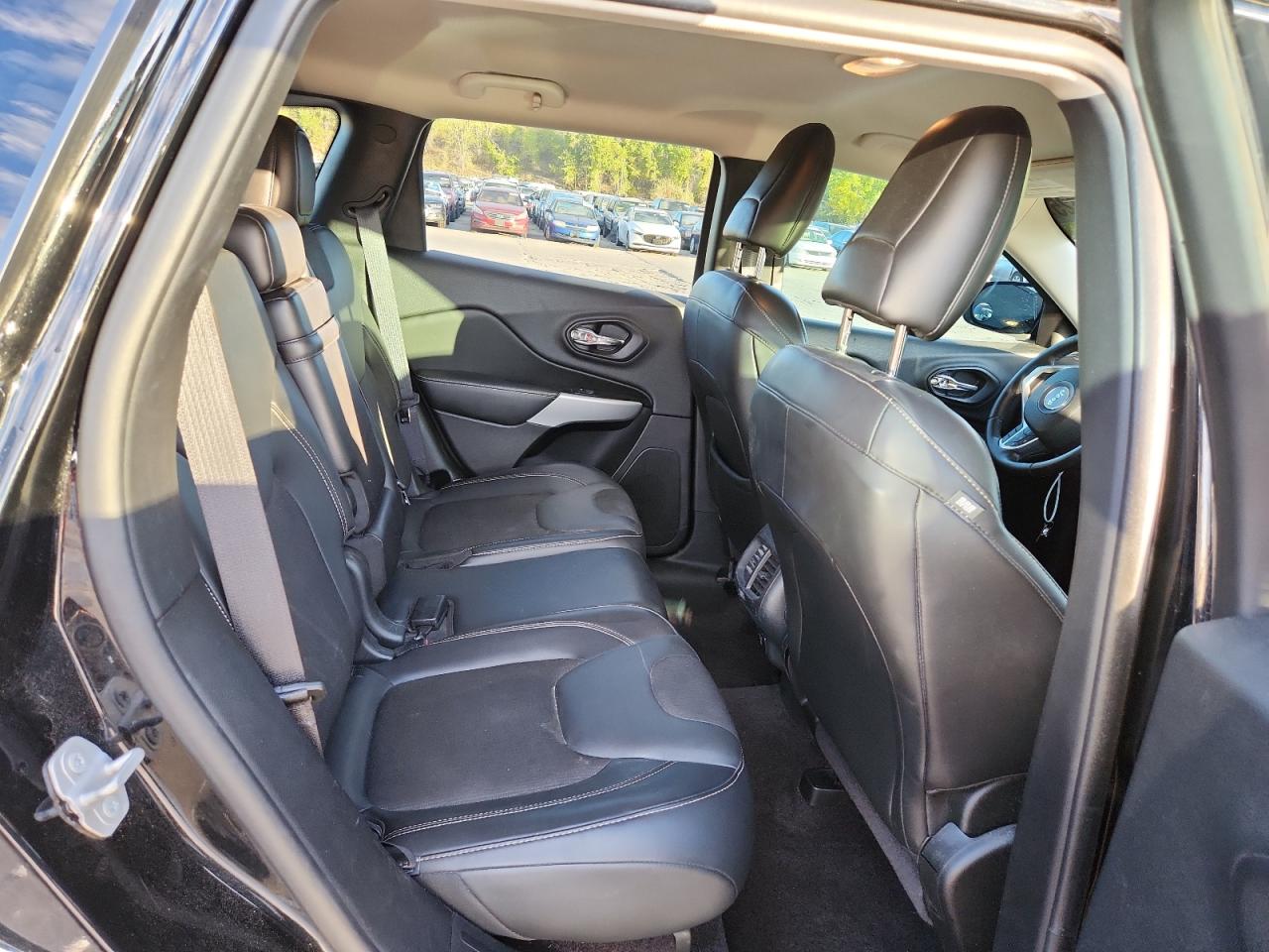 2018 Jeep Cherokee Latitude Plus VIN: 1C4PJMLX8JD562637 Lot: 85185625