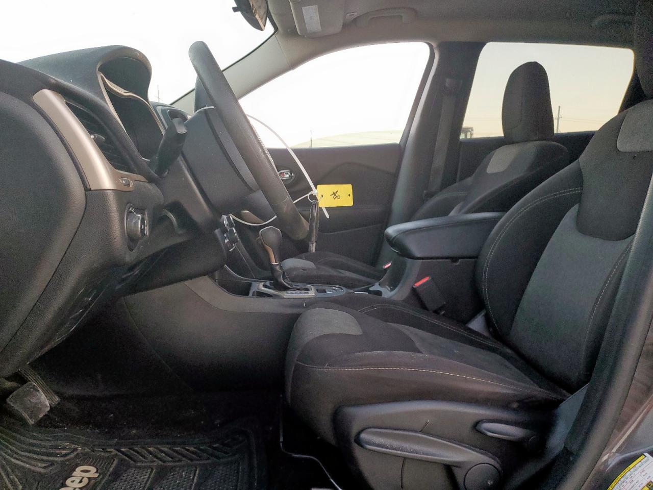 2018 Jeep Cherokee Latitude VIN: 1C4PJLCB5JD588059 Lot: 80599315