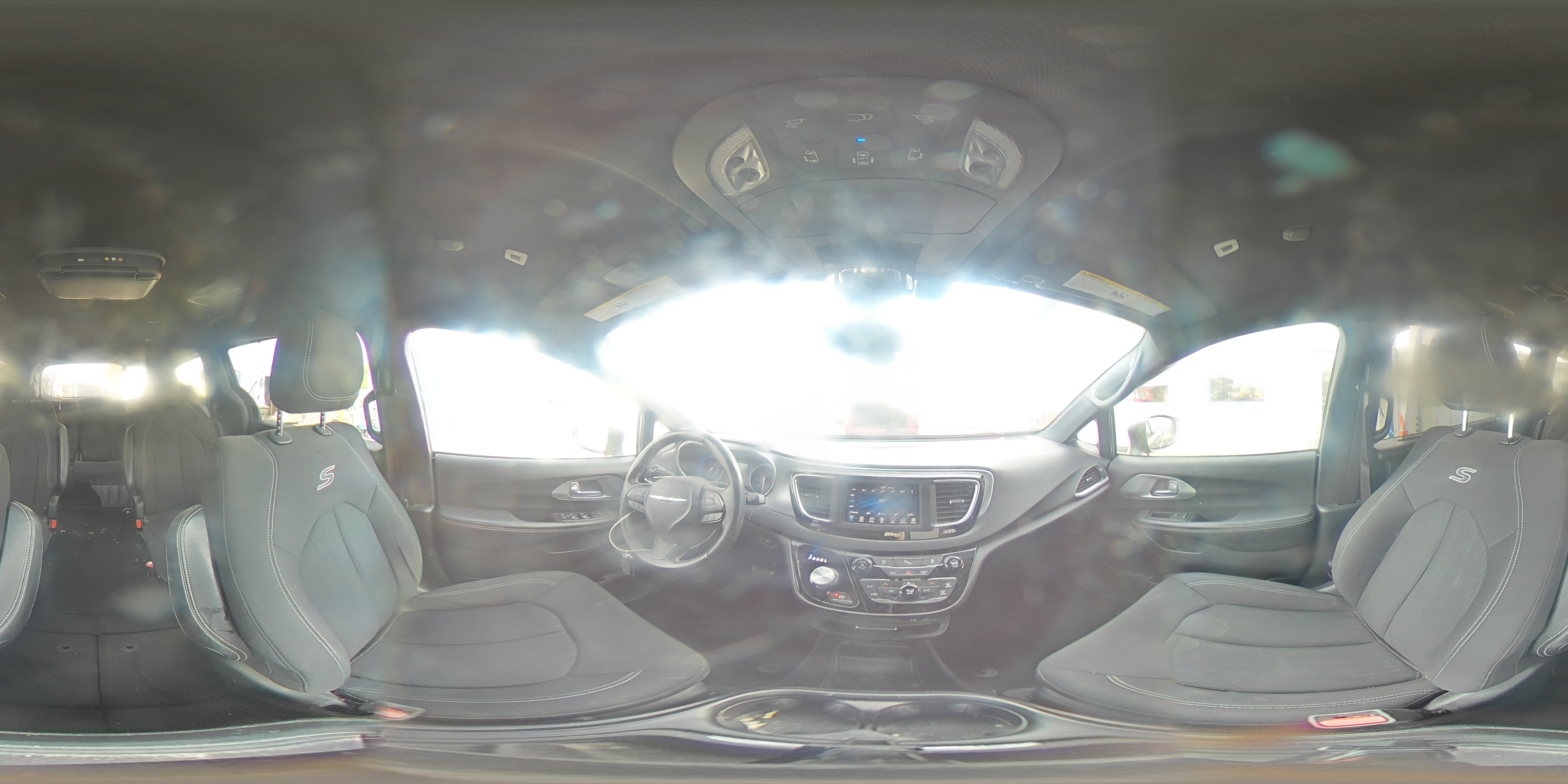 2018 Chrysler Pacifica Touring Plus VIN: 2C4RC1FGXJR332687 Lot: 89817895