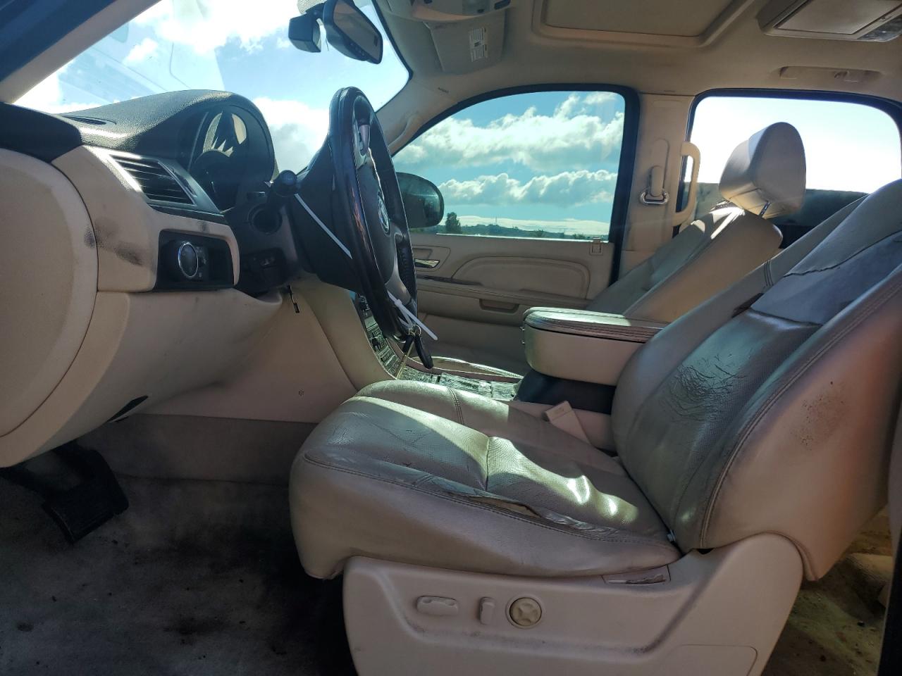 2008 Cadillac Escalade Luxury VIN: 1GYFK63868R185214 Lot: 90117775