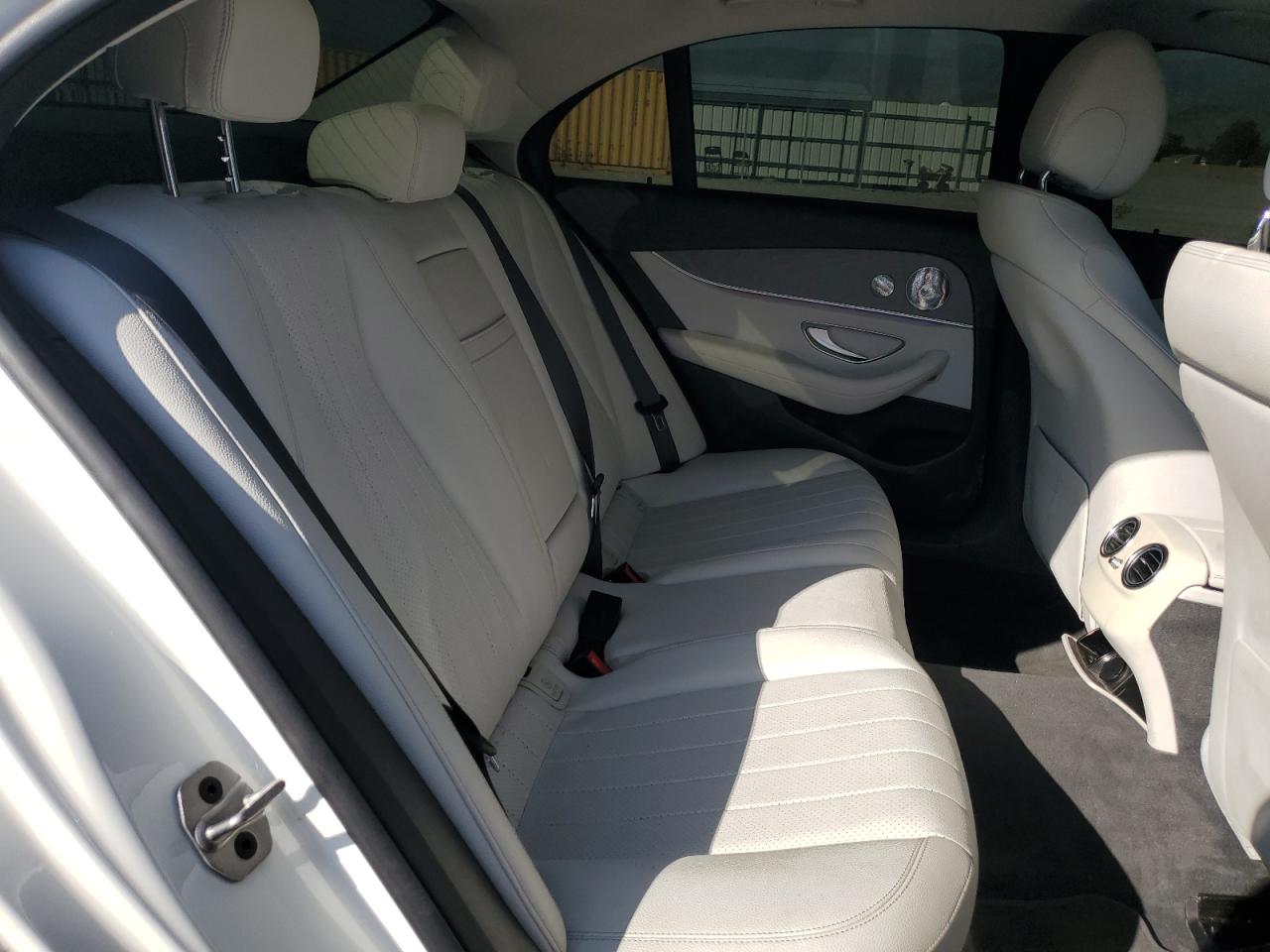 V (W213, S213, C238) V (W213, S213, C238)