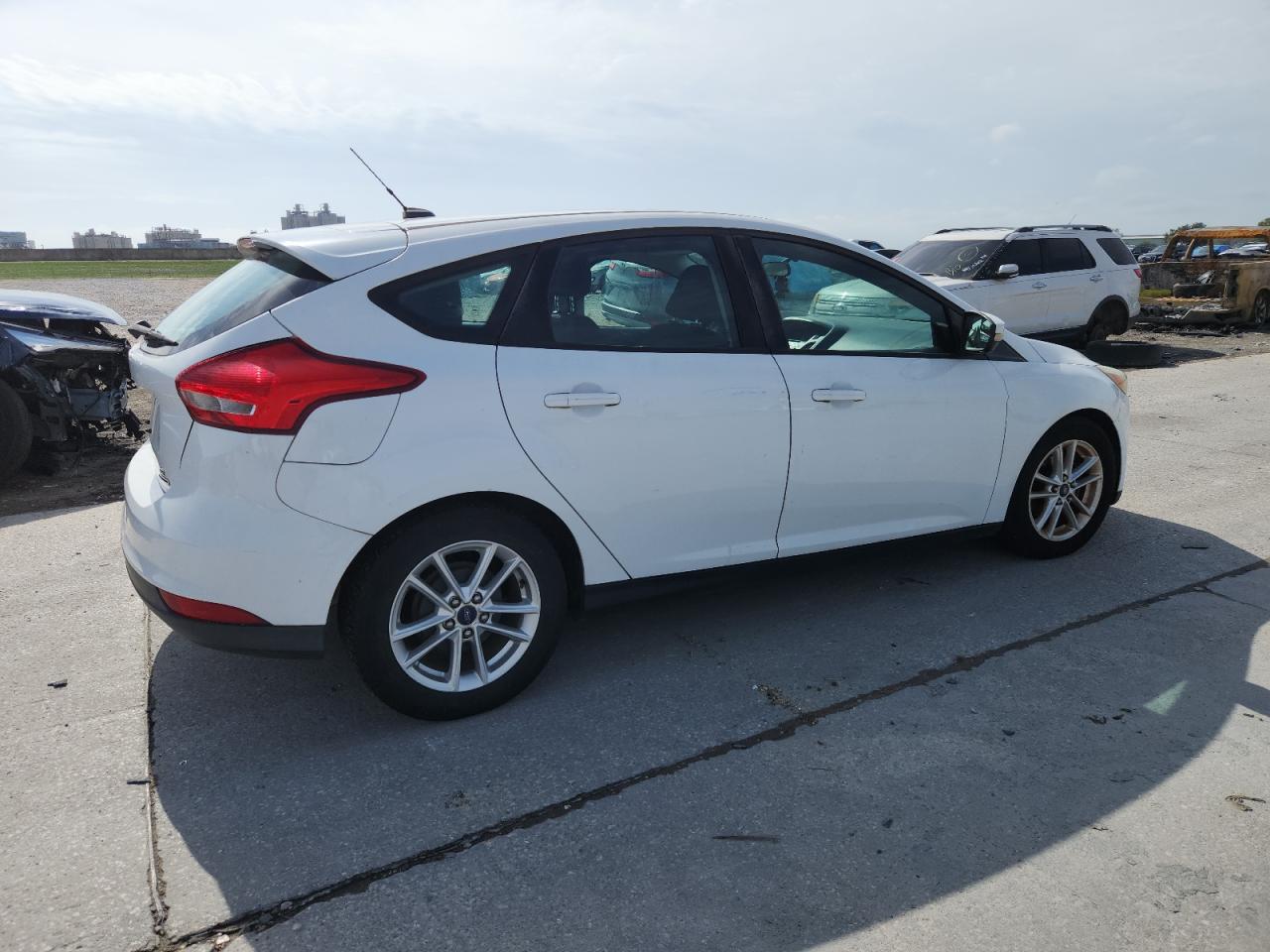 2015 Ford Focus Se VIN: 1FADP3K29FL288935 Lot: 85152435