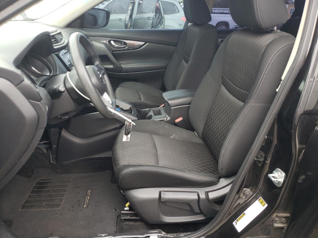 2017 Nissan Rogue S VIN: KNMAT2MT5HP616470 Lot: 81819735