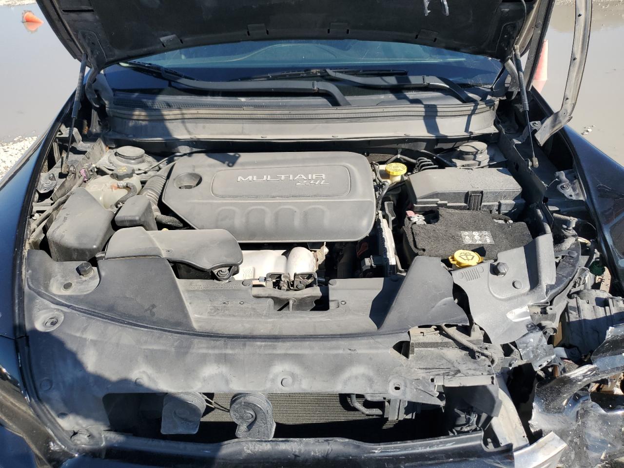 2016 Jeep Cherokee Latitude VIN: 1C4PJLCB5GW371057 Lot: 82666505