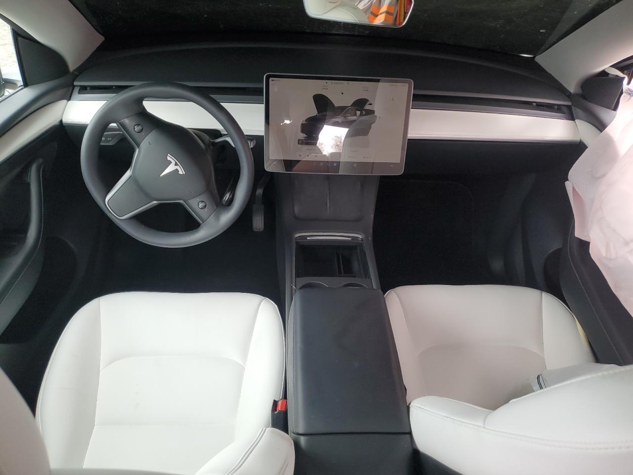 2023 Tesla Model Y VIN: 7SAYGDEE4PF618690 Lot: 82493595