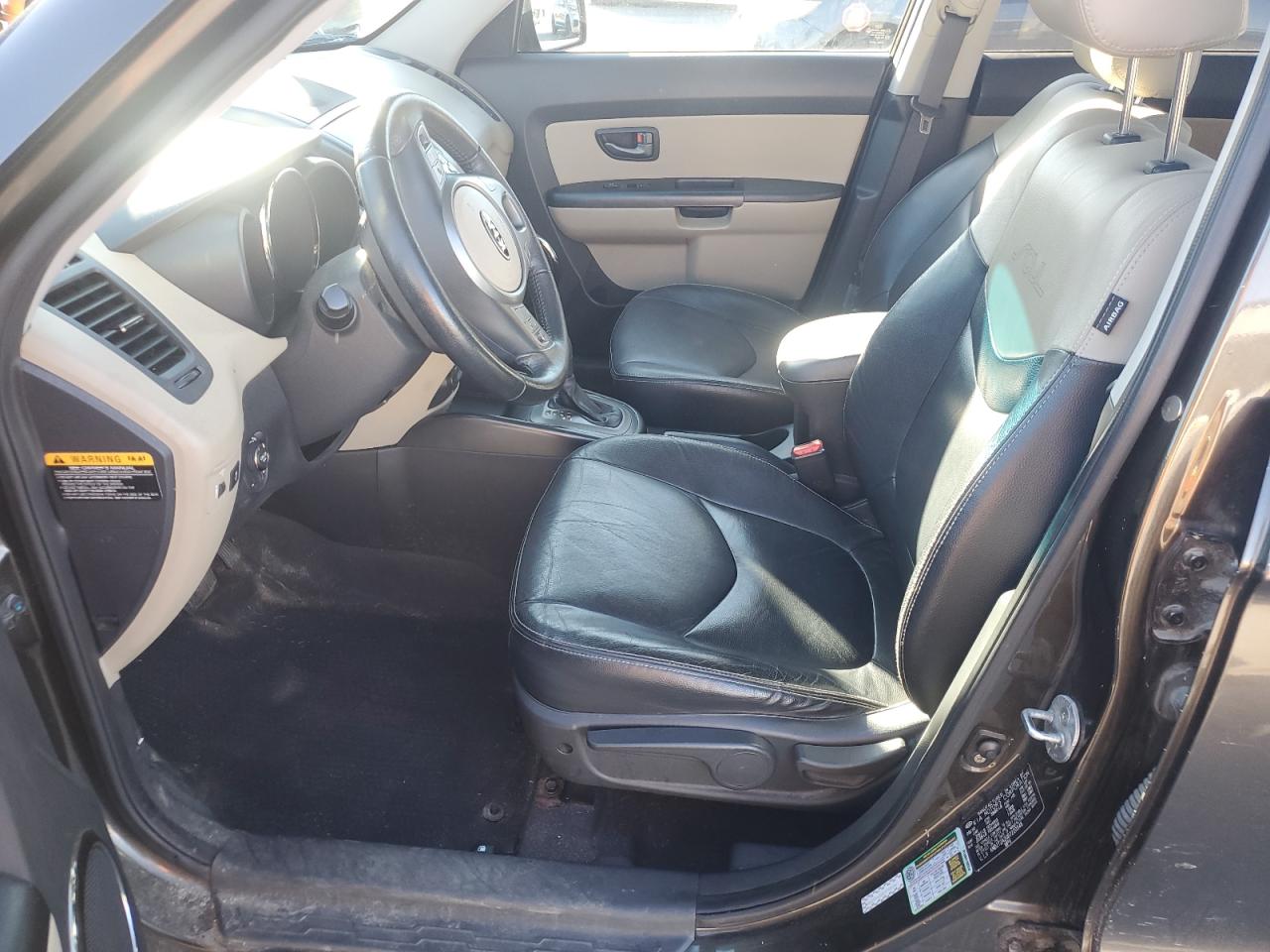 2011 Kia Soul + VIN: KNDJT2A20B7220546 Lot: 90306965