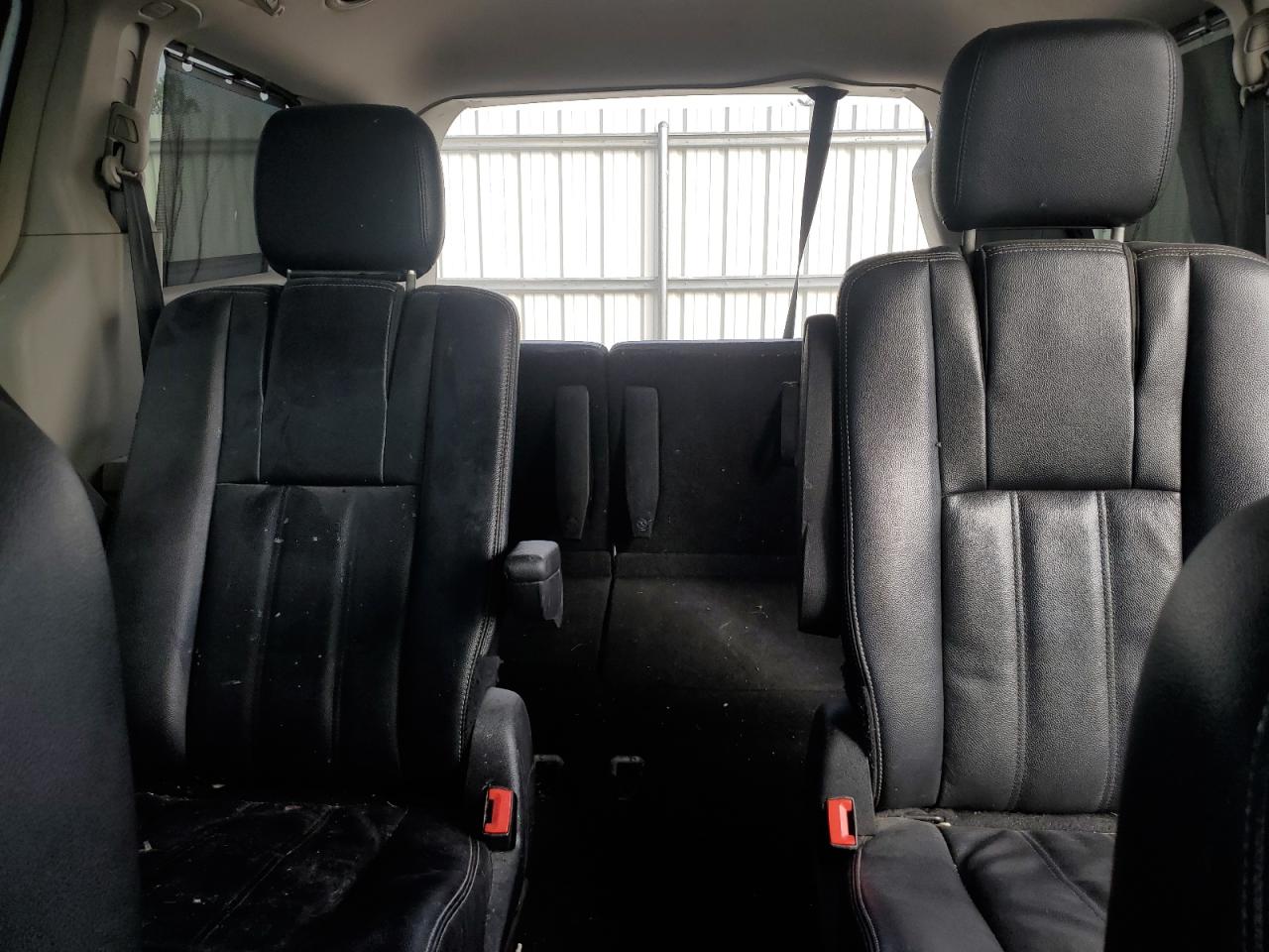 2016 Chrysler Town & Country Touring VIN: 2C4RC1BGXGR135484 Lot: 85762675