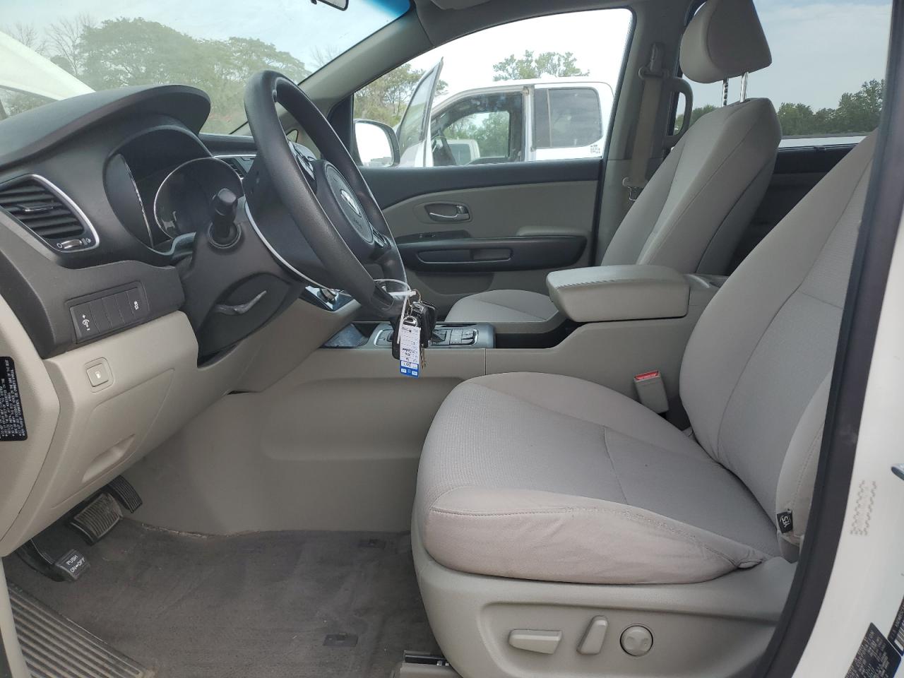 2016 Kia Sedona Lx VIN: KNDMB5C14G6192754 Lot: 83810485