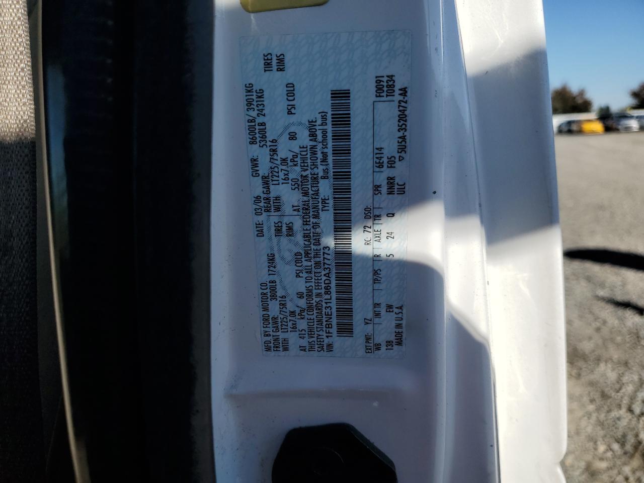 2006 Ford Econoline E350 Super Duty Wagon VIN: 1FBNE31L86DA37773 Lot: 82457695