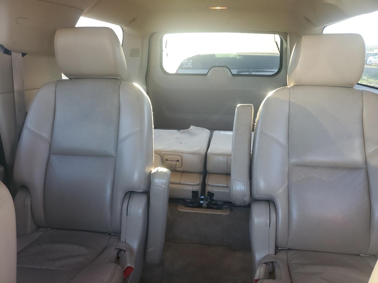 2011 GMC Yukon Xl Denali VIN: 1GKS2MEF3BR202292 Lot: 84066175