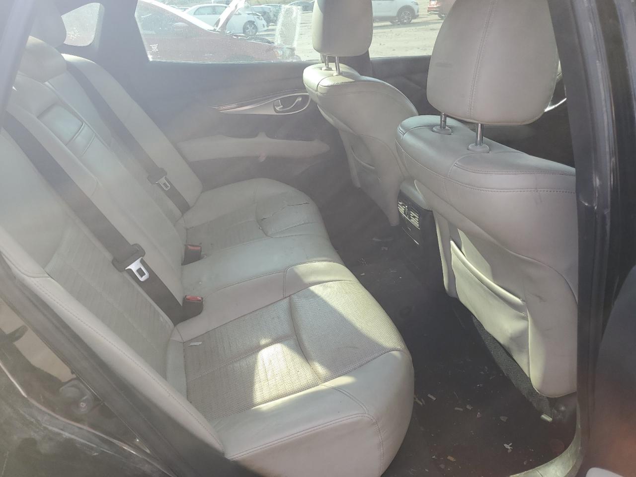 2016 Infiniti Q70 3.7 VIN: JN1BY1AR2GM270129 Lot: 84978735