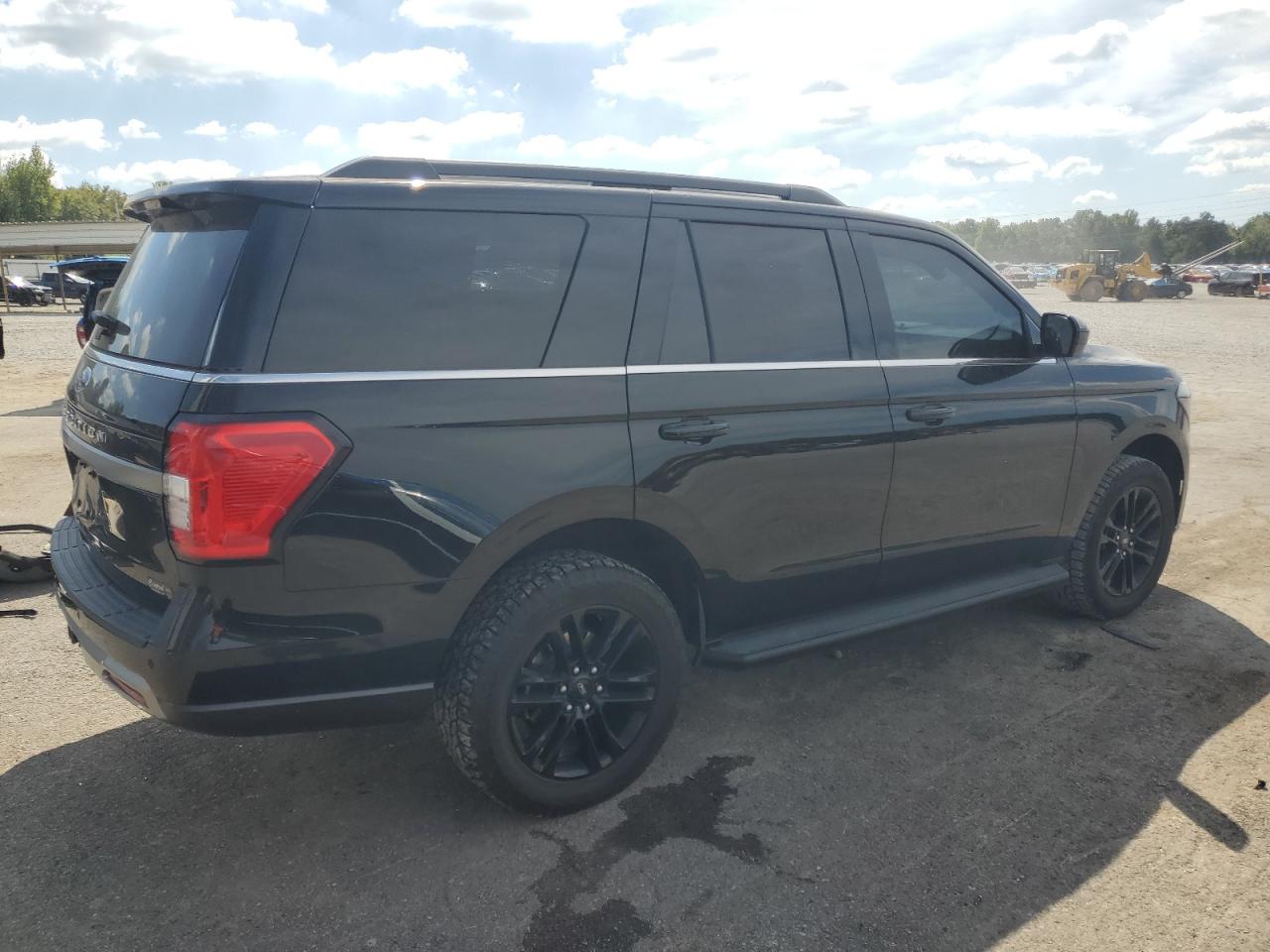 2024 Ford Expedition Xlt VIN: 1FMJU1H84REB00459 Lot: 85929505