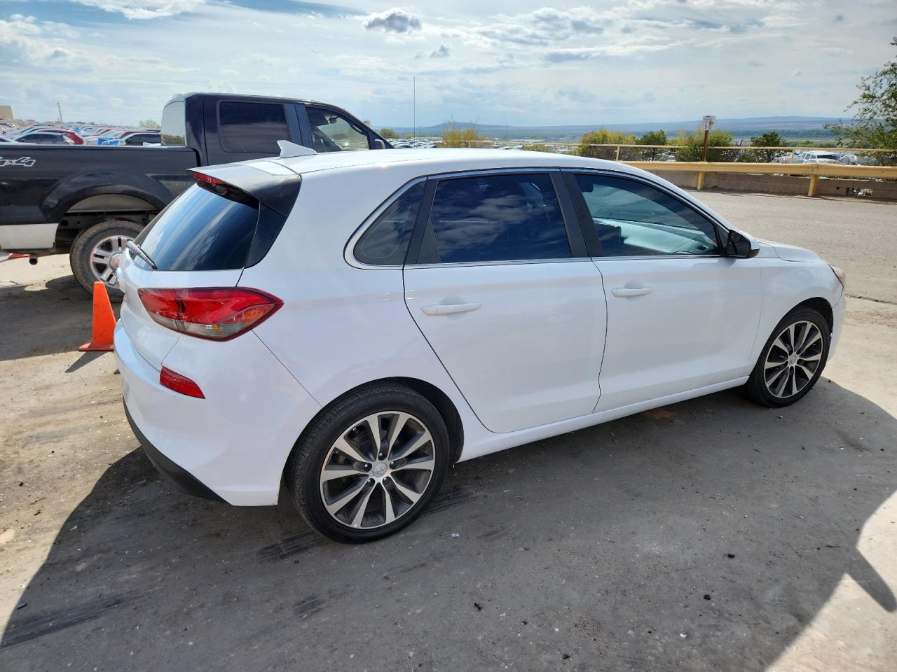 2019 Hyundai Elantra Gt white null gas KMHH35LE6KU097551 photo #4