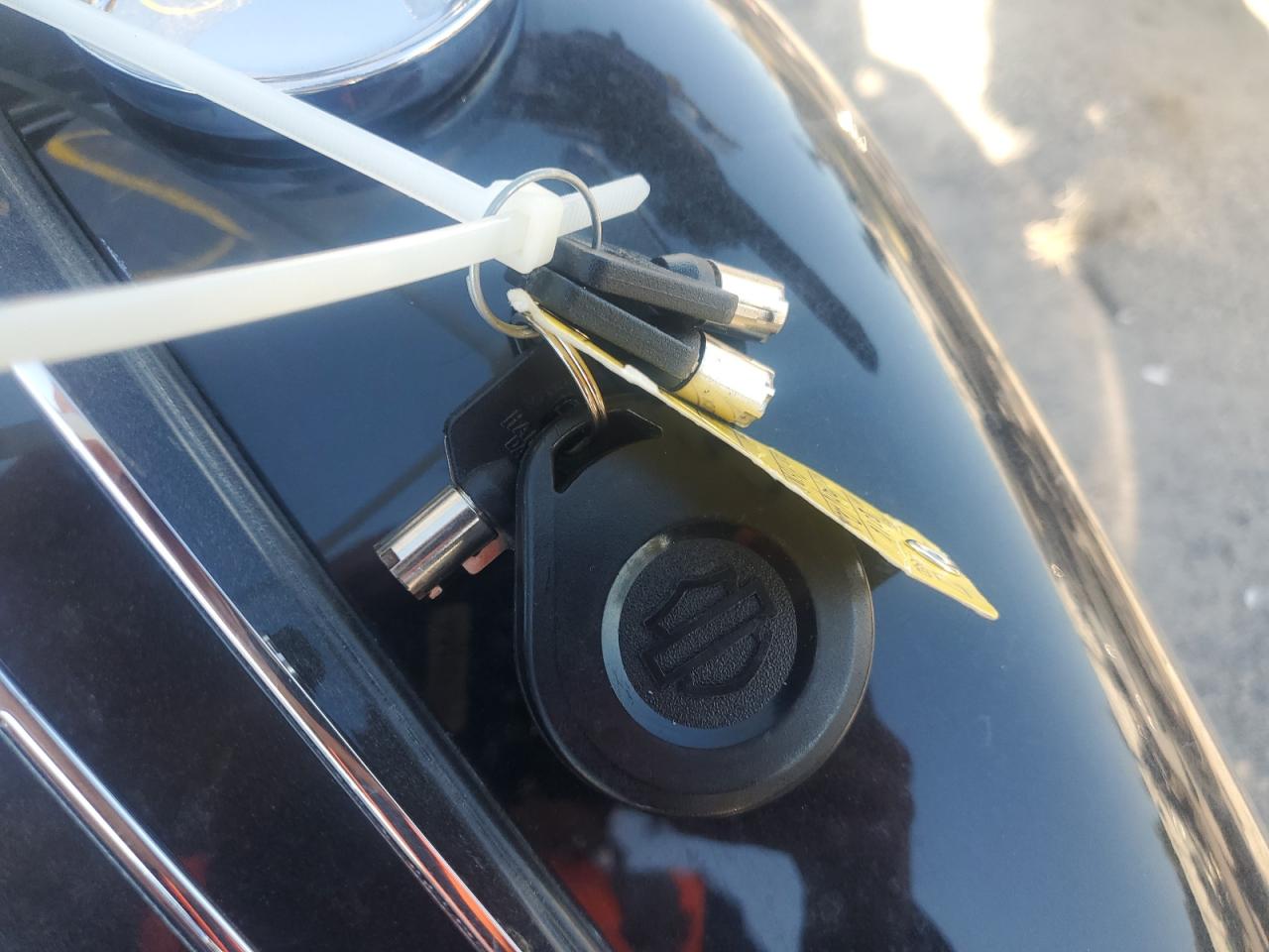 2016 Harley-Davidson Flstn Softail Deluxe VIN: 1HD1JDV13GB044663 Lot: 82111725