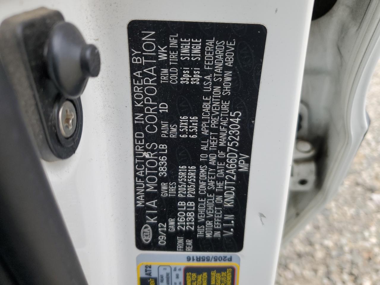 2013 Kia Soul + VIN: KNDJT2A66D7523045 Lot: 82407275