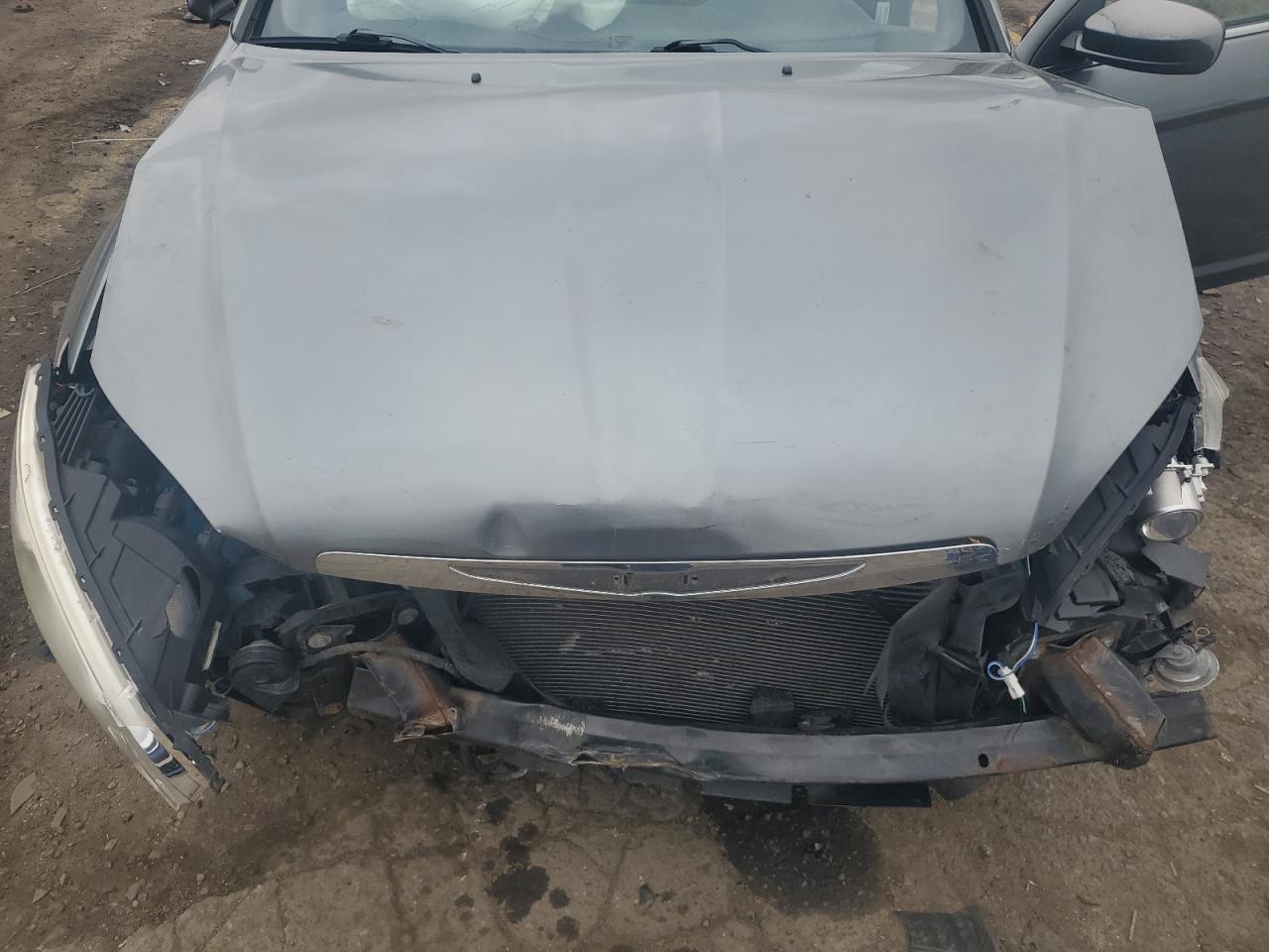 2011 Chrysler 200 Touring VIN: 1C3BC1FBXBN589955 Lot: 90520285