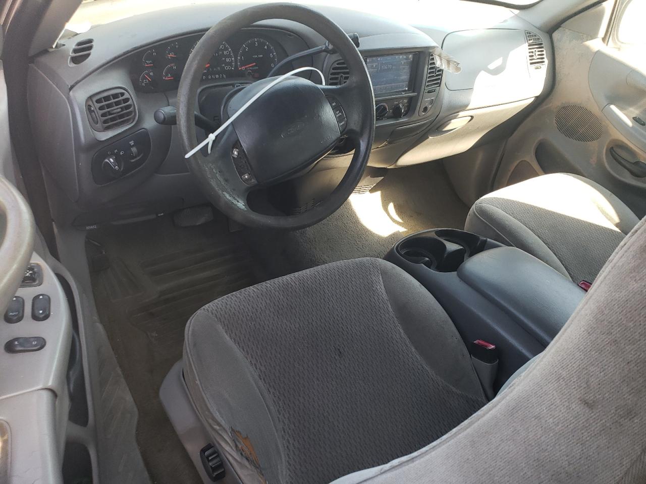 1998 Ford F150 VIN: 1FTZX17WXWNB39390 Lot: 84896995