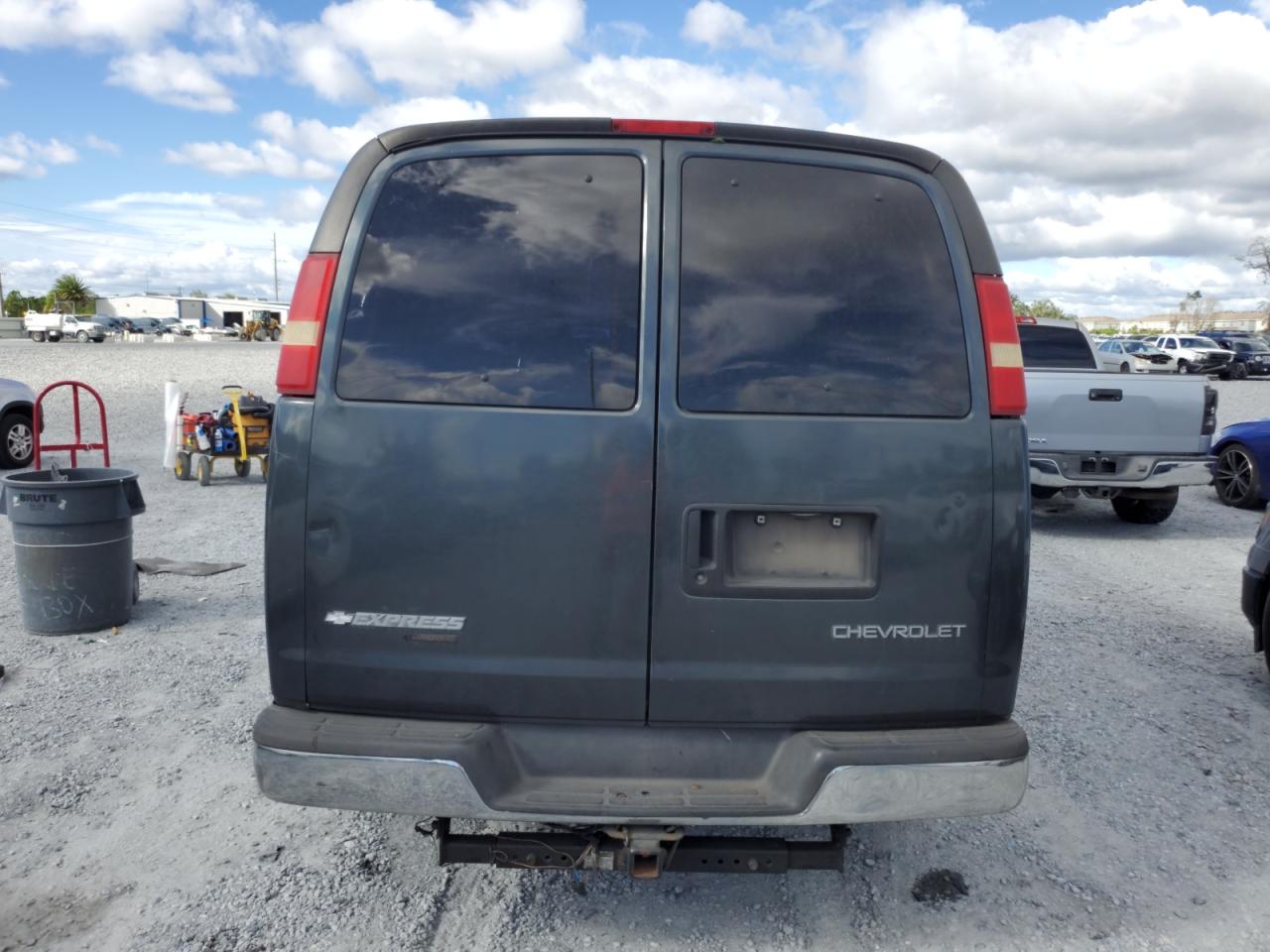 2005 Chevrolet Express G3500 VIN: 1GAHG39U251240750 Lot: 85366615