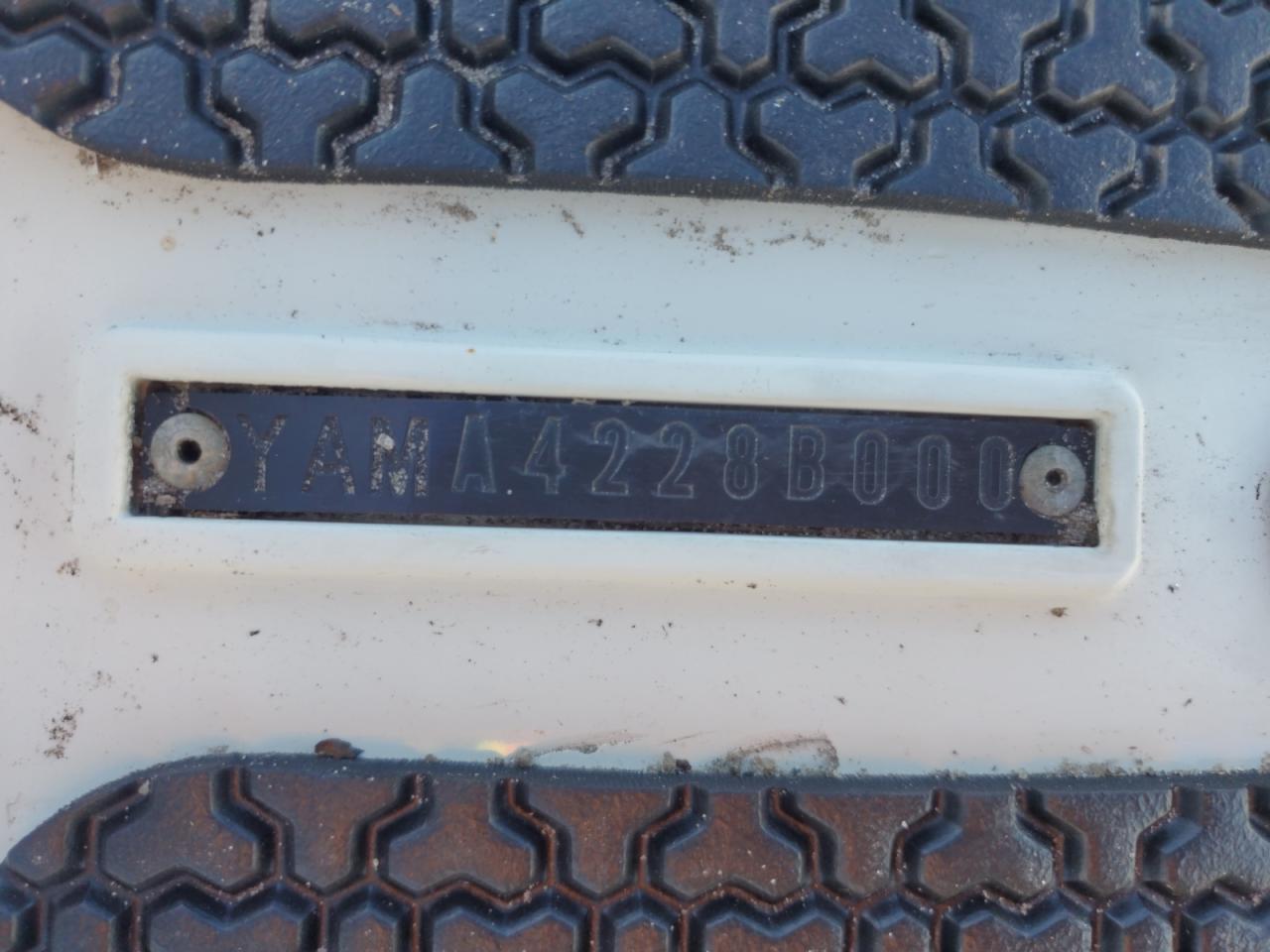 2000 Yamaha Waverunner VIN: YAMA4228B000 Lot: 91081415