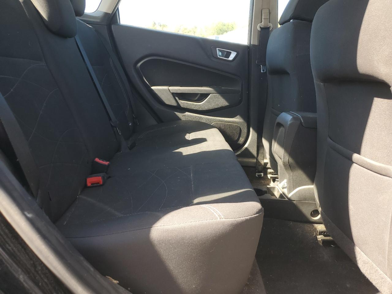 2015 Ford Fiesta Se VIN: 3FADP4BJ3FM213241 Lot: 82271435