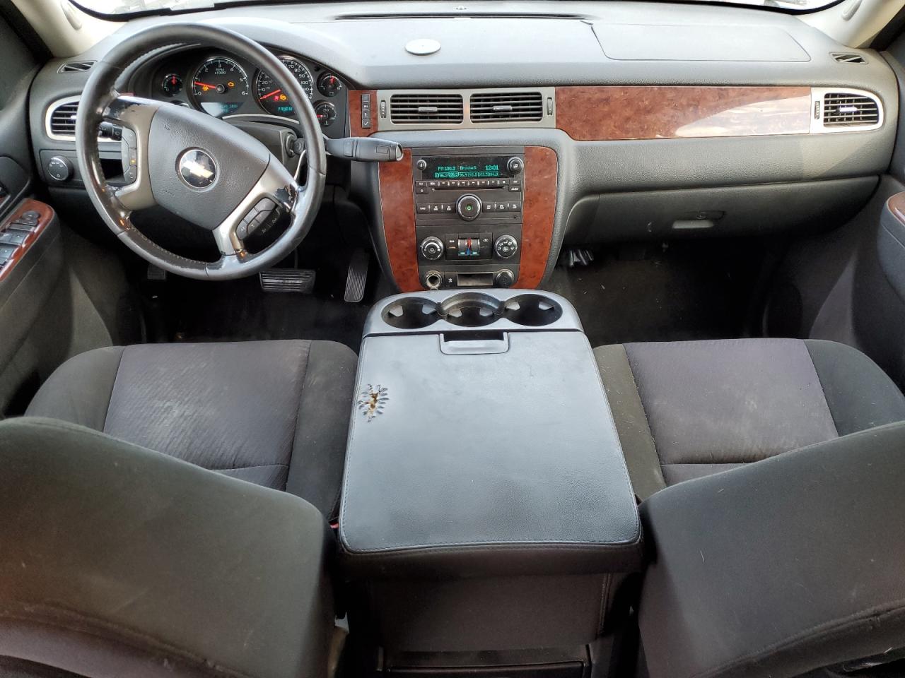 2011 Chevrolet Suburban C1500 Ls VIN: 1GNSCHE04BR199387 Lot: 85268875