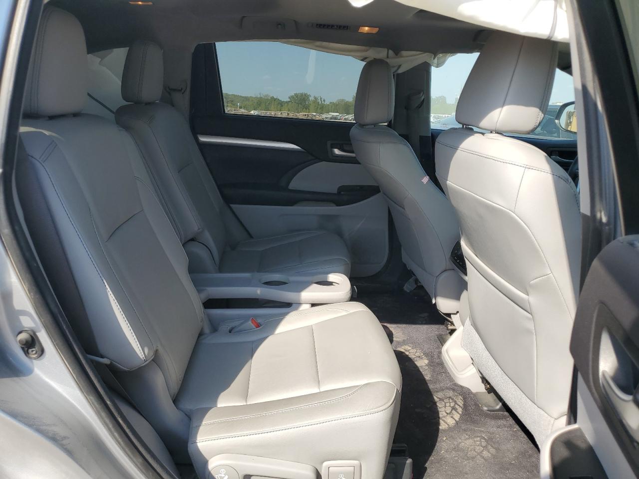 2016 Toyota Highlander Xle VIN: 5TDJKRFH7GS284427 Lot: 85098595