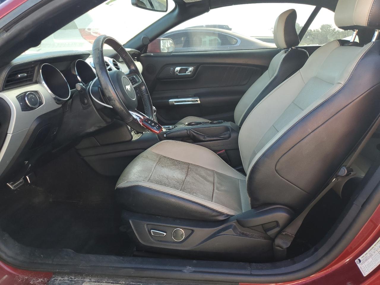 2016 Ford Mustang VIN: 1FATP8UH2G5226860 Lot: 81976155
