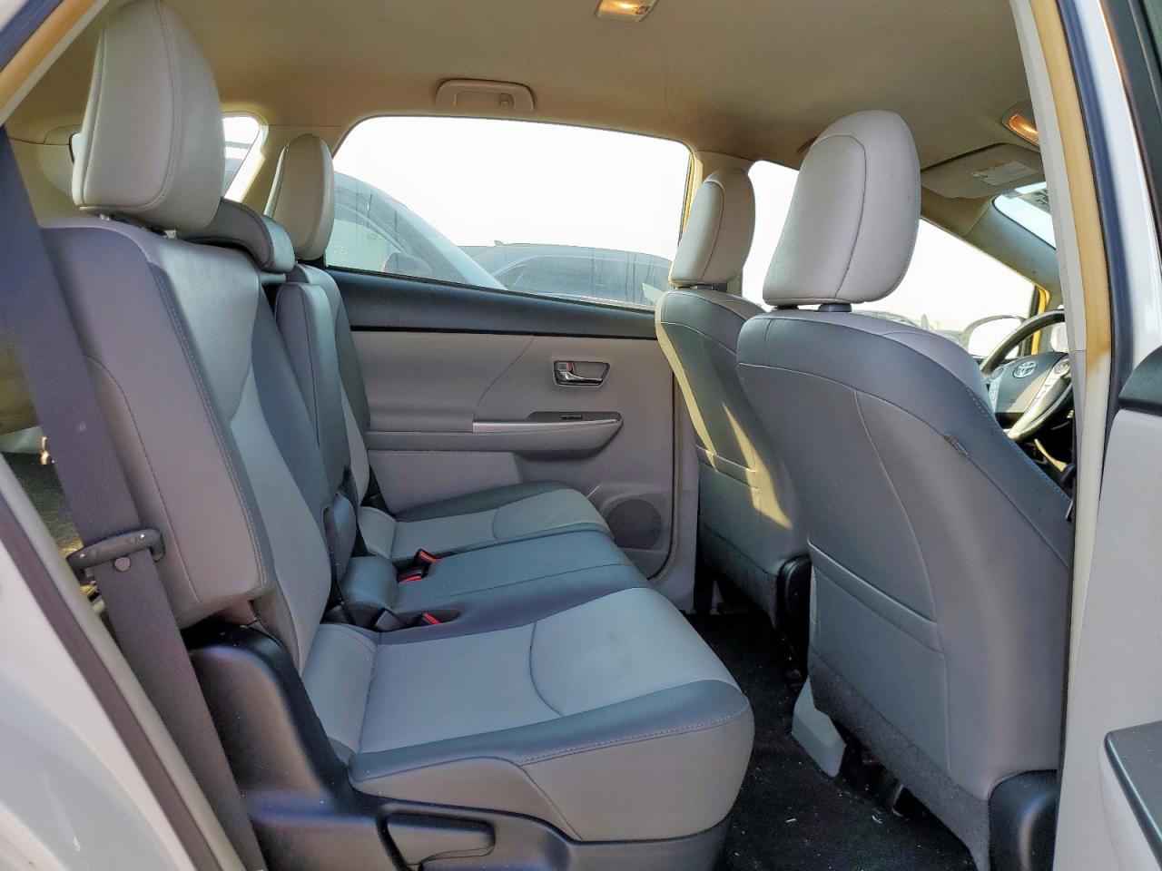 2017 Toyota Prius V VIN: JTDZN3EU5HJ068967 Lot: 85190965