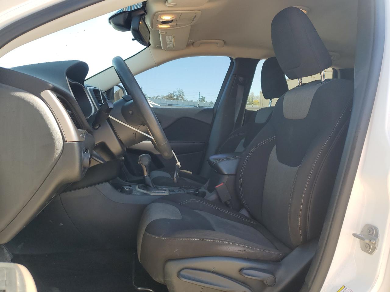 2018 Jeep Cherokee Latitude VIN: 1C4PJMCB4JD589483 Lot: 89630765