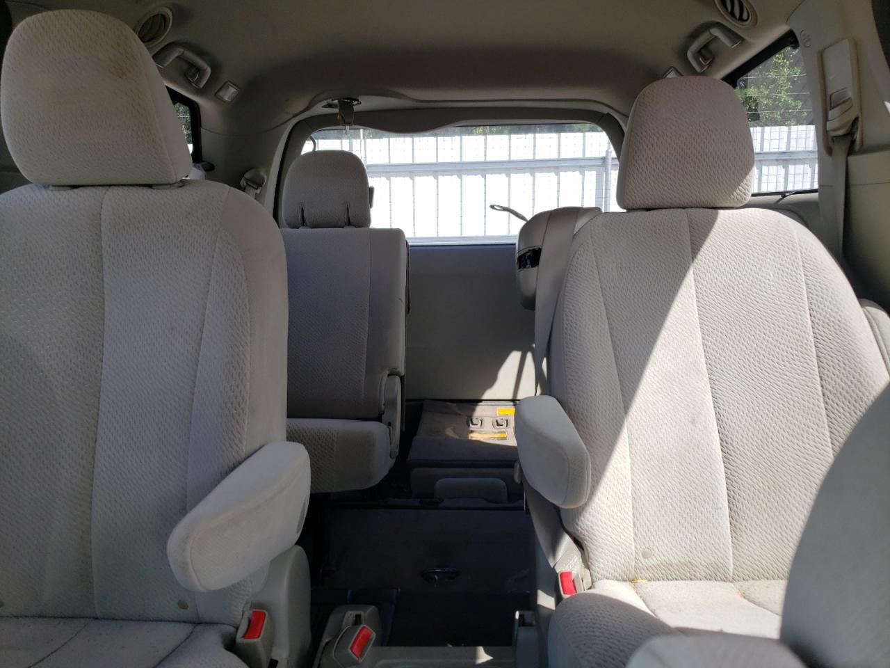 2011 Toyota Sienna Le VIN: 5TDKK3DC8BS118287 Lot: 85338715