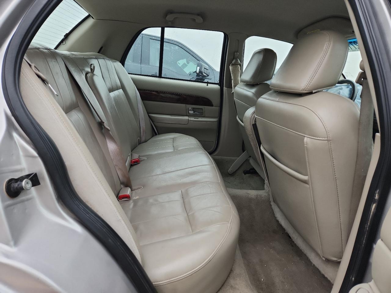 2010 Mercury Grand Marquis Ls VIN: 2MEBM7FV2AX618186 Lot: 82716805