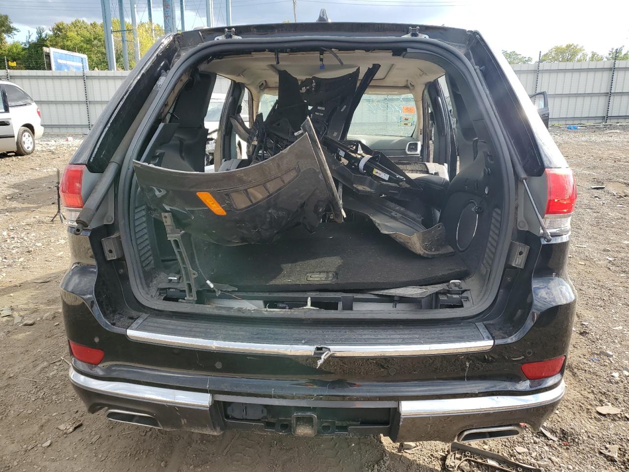 2020 Jeep Grand Cherokee Summit VIN: 1C4RJFJT4LC127675 Lot: 69256075