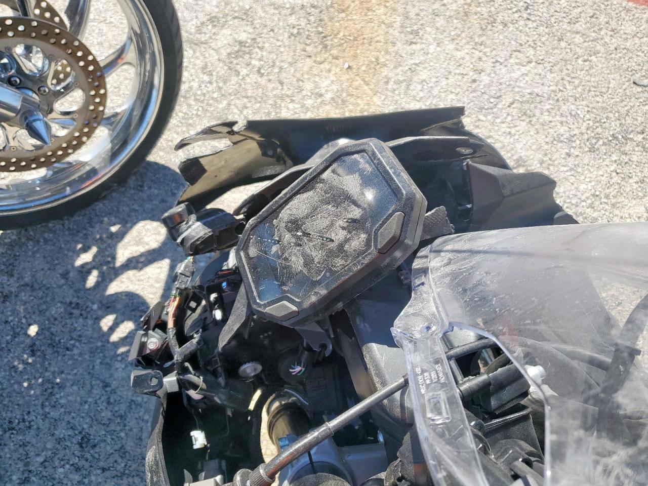 2025 Kawasaki Zx636 K VIN: JKBZXJJ18SA017633 Lot: 90510495