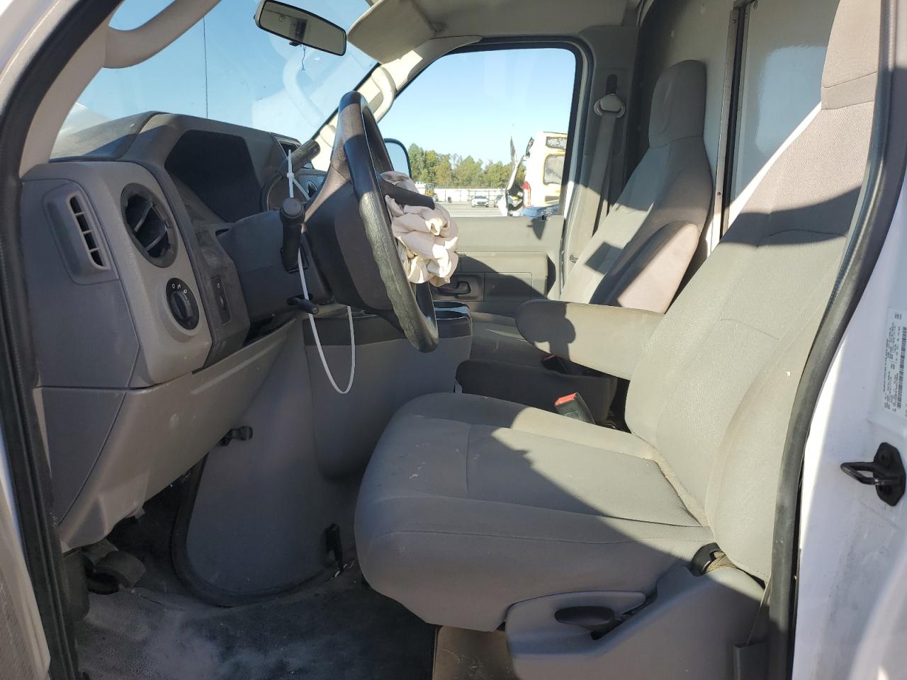 2017 Ford Econoline E450 Super Duty Cutaway Van VIN: 1FDXE4FS7HDC75638 Lot: 86825325