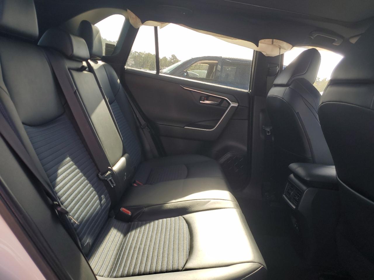 2020 Toyota Rav4 Xse VIN: JTMEWRFV4LD543277 Lot: 84560335