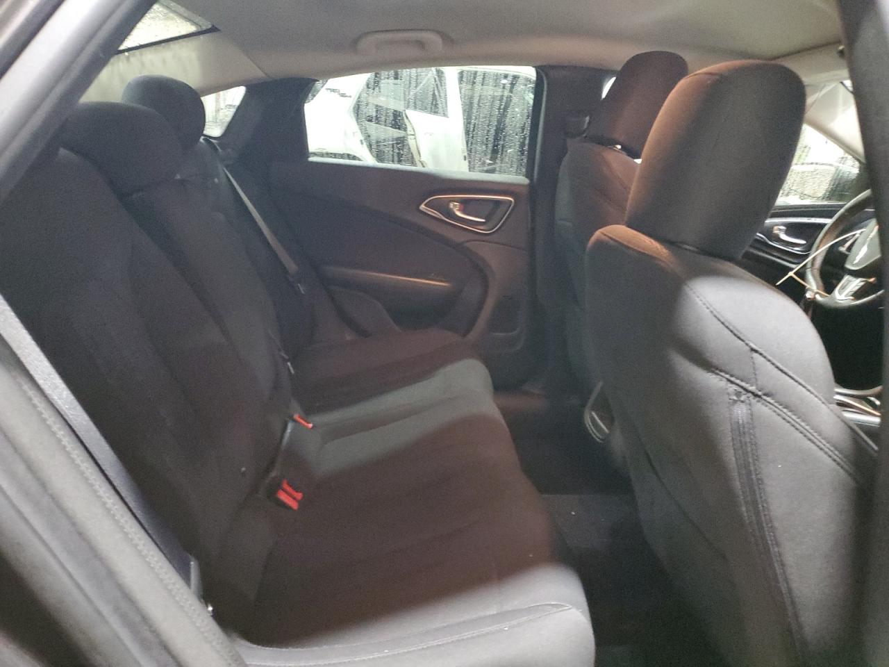 2015 Chrysler 200 Limited VIN: 1C3CCCAB7FN660476 Lot: 89842995