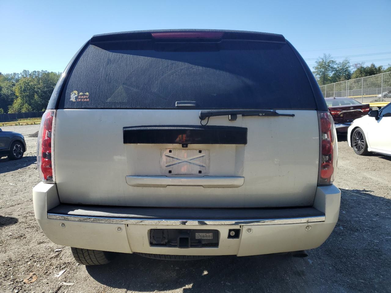 2011 GMC Yukon Denali VIN: 1GKS2EEFXBR172634 Lot: 84973155