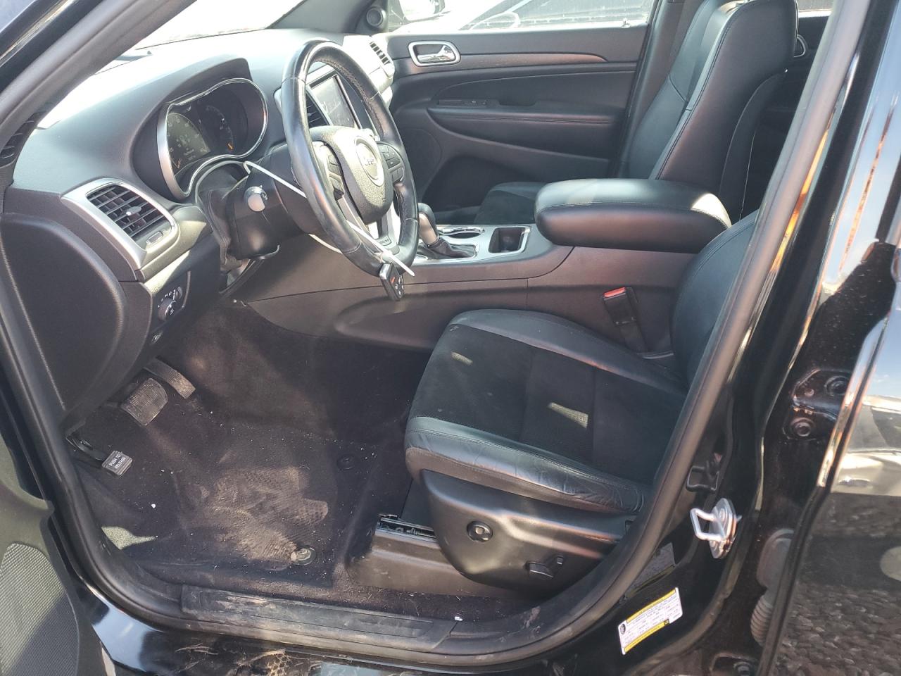 2018 Jeep Grand Cherokee Laredo VIN: 1C4RJEAG1JC253101 Lot: 84990565