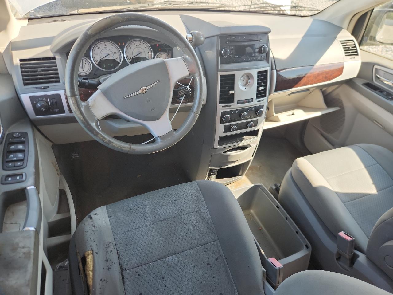 2010 Chrysler Town & Country Touring VIN: 2A4RR5D13AR230307 Lot: 82600555