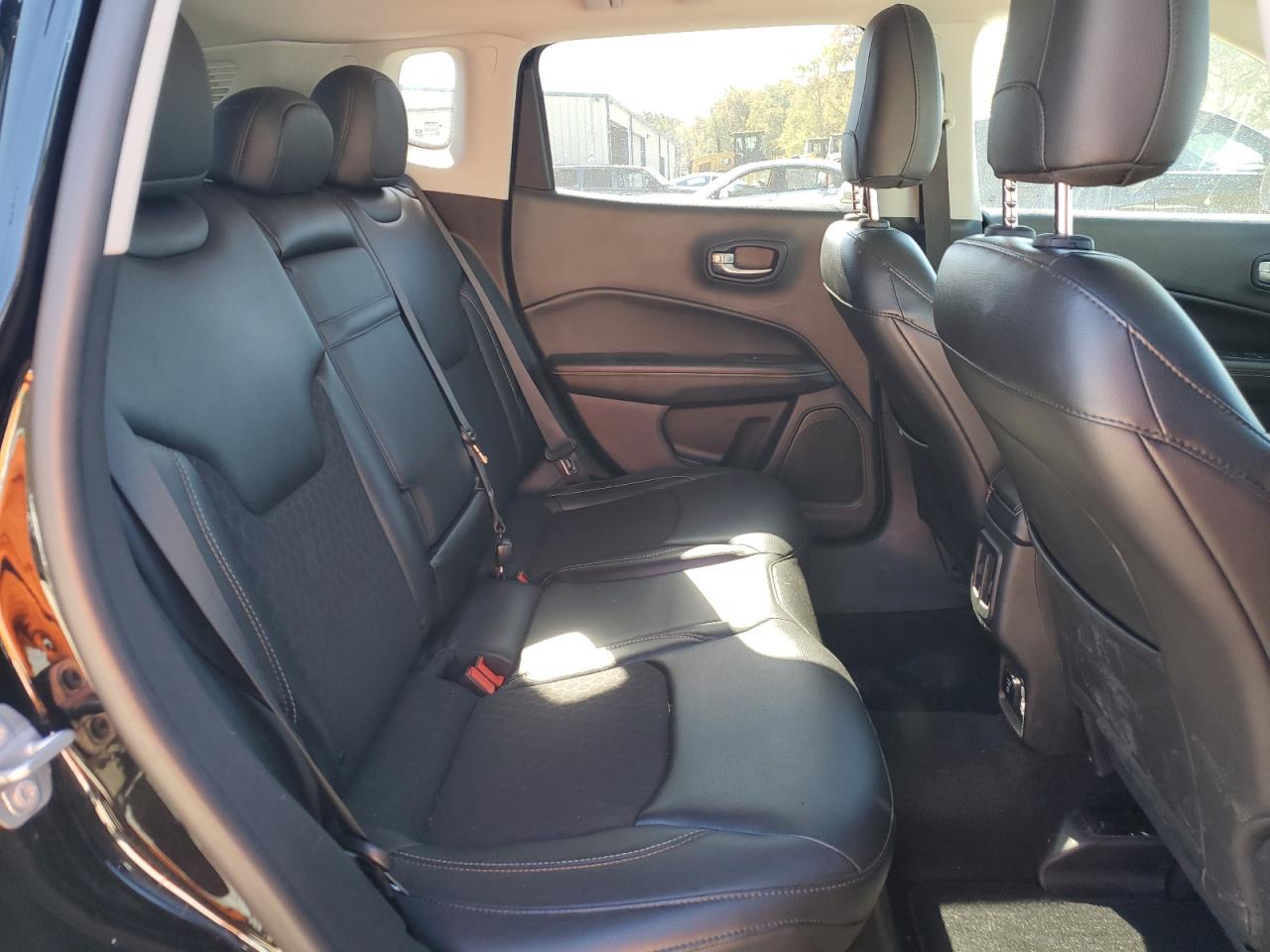 2018 Jeep Compass Latitude VIN: 3C4NJDBB6JT450779 Lot: 82527675