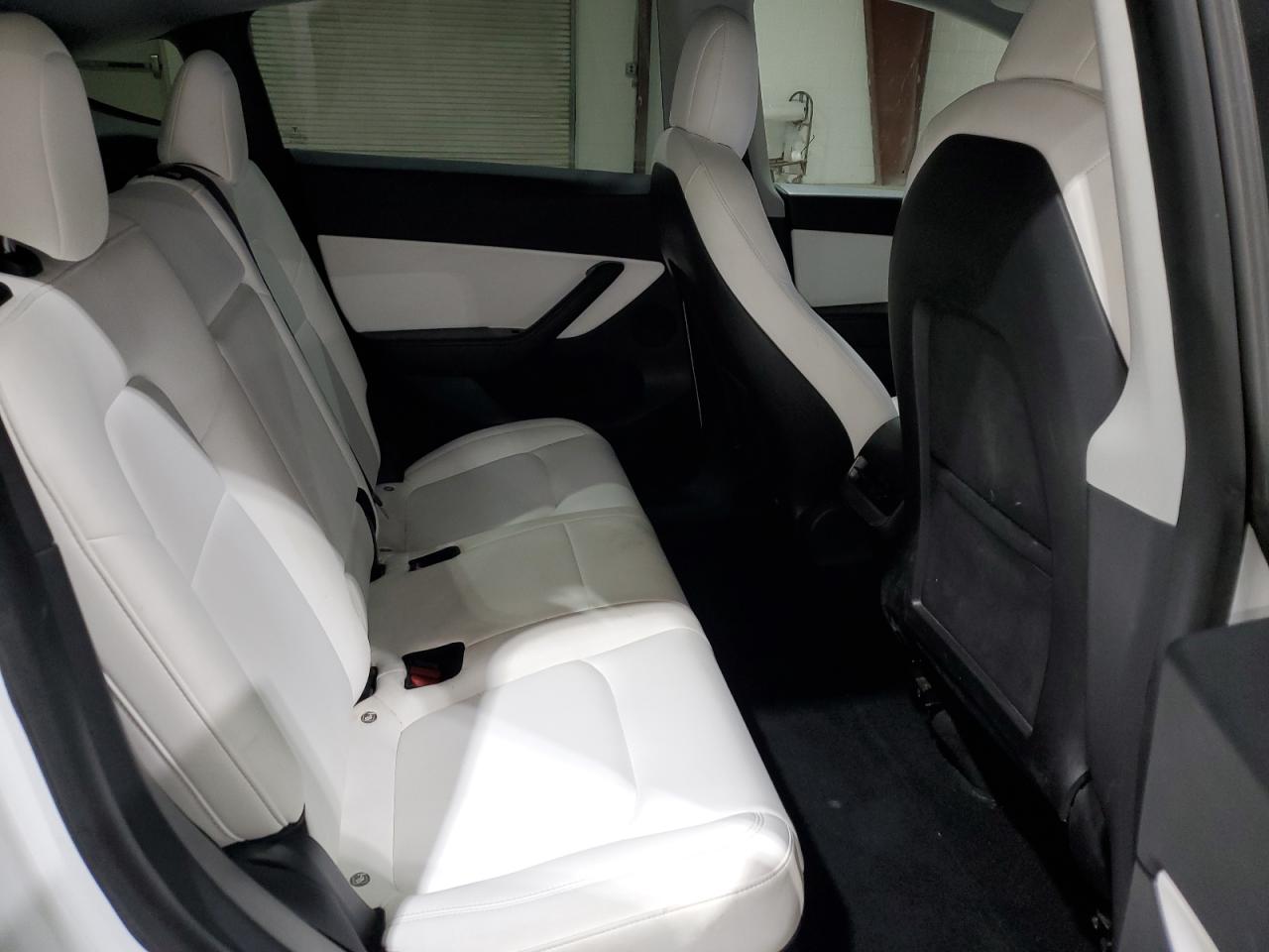 2021 Tesla Model Y VIN: 5YJYGDEE0MF119779 Lot: 90605855