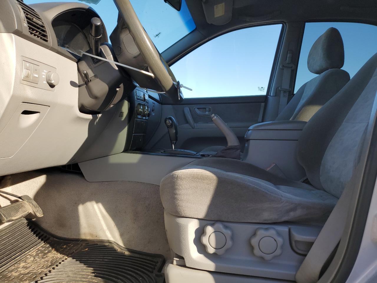 2005 Kia Sorento Ex VIN: KNDJC733855369581 Lot: 84782675