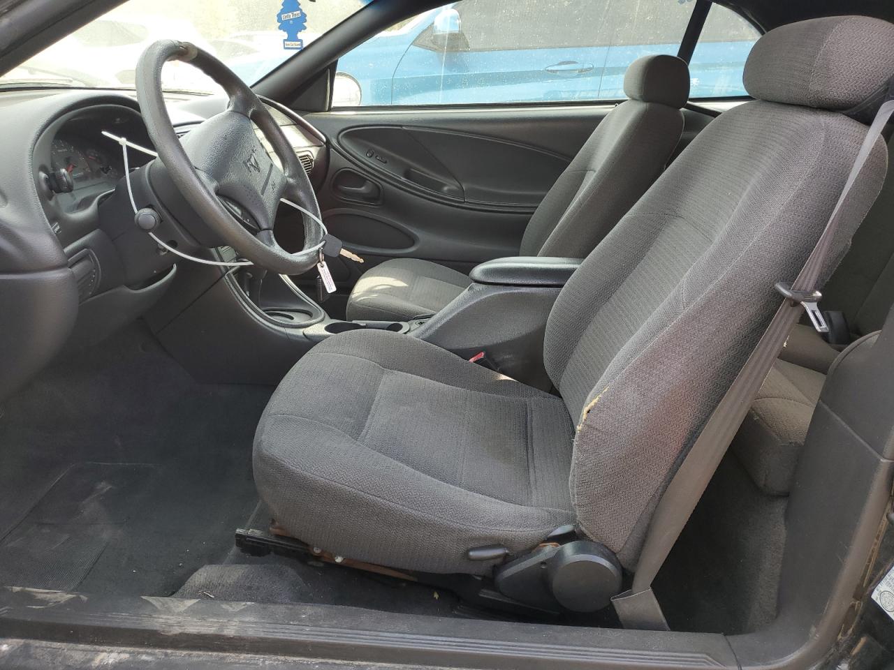 2000 Ford Mustang VIN: 1FAFP4441YF213628 Lot: 81246005