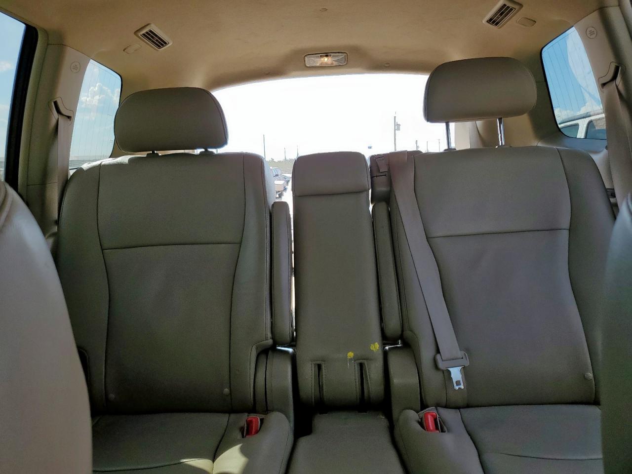 2011 Toyota Highlander Base VIN: 5TDZK3EHXBS029975 Lot: 85879775