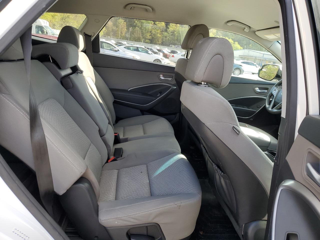 2016 Hyundai Santa Fe Se VIN: KM8SMDHF7GU158203 Lot: 82315565