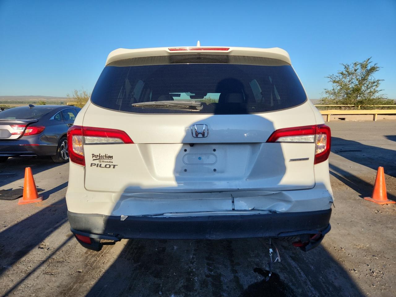 2021 Honda Pilot Se VIN: 5FNYF5H25MB011071 Lot: 82008255